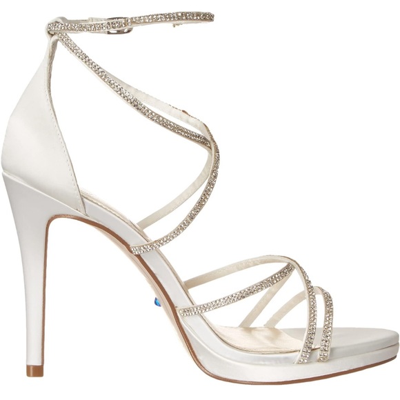 USED wedding heels! They are beautiful - Picture 3 of 8